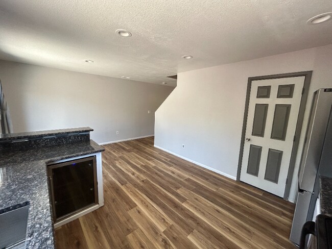 Foto del edificio - 10116 Fairfax Ct