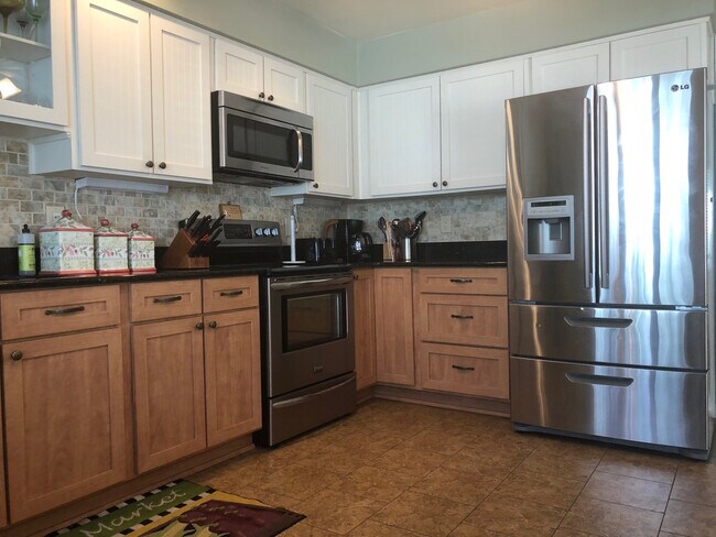 Building Photo - Beautiful  3-Story North End Seasonal Rent...