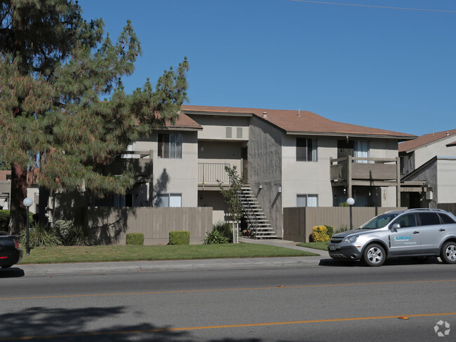 Building Photo - Edgewood Apartments