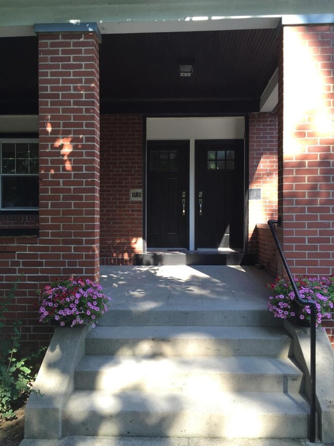 Building Photo - 1161 King Ave