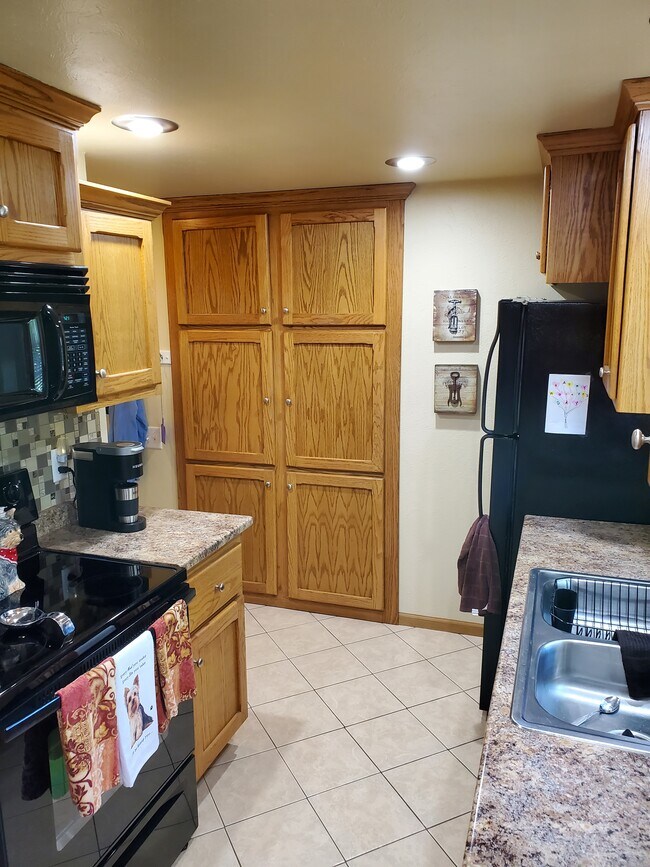 Foto del edificio - 1146 Rockwell Rd