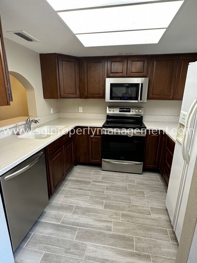 Building Photo - Upgraded Tempe Property Minutes From ASU