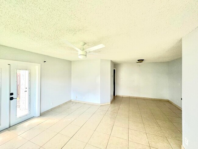 Building Photo - 5336 Jog Ln
