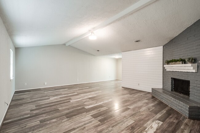 Foto del edificio - 318 Blue Tail Dr