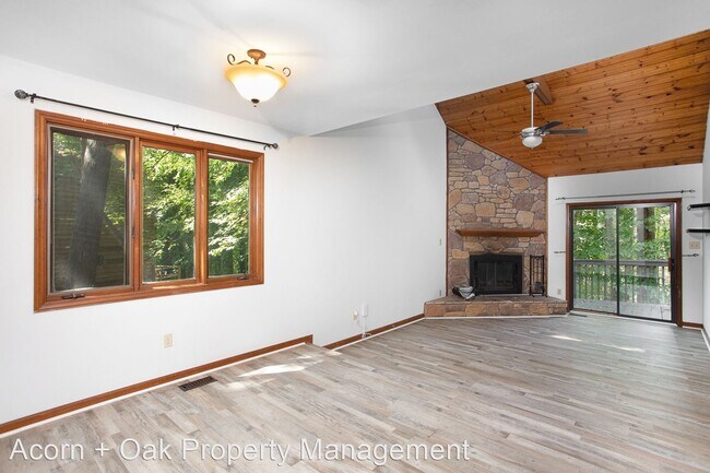 Foto del edificio - 2 br, 2 bath House - 5644 Thea Lane, B