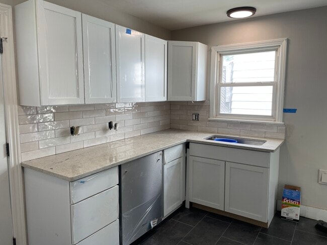 Building Photo - 5240 W 46th St