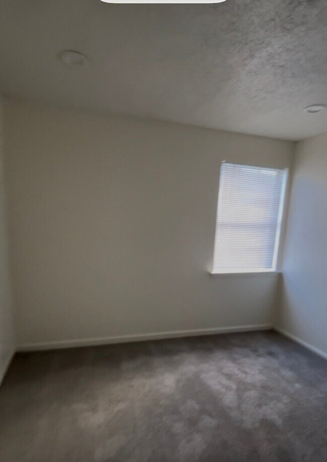 Foto del edificio - 5949 Tullis Dr