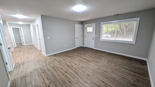 Foto del edificio - 3 bedroom 1 bath single level home