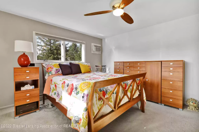 Building Photo - 5755 Pine Ridge Dr