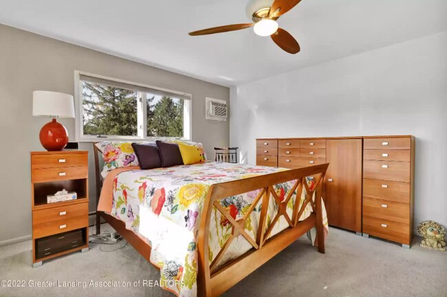 Foto del edificio - 5755 Pine Ridge Dr