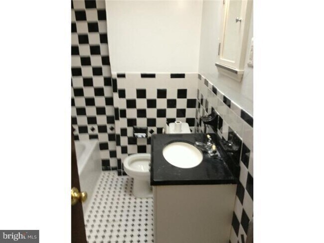 Foto del edificio - 2055 E Rittenhouse St