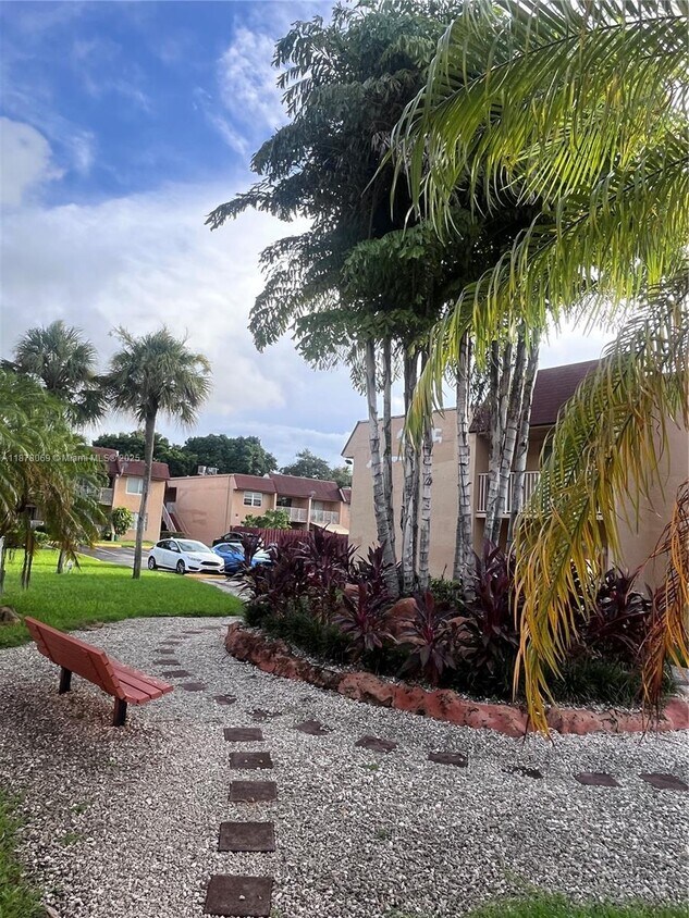 Foto principal - 9970 SW 88th St