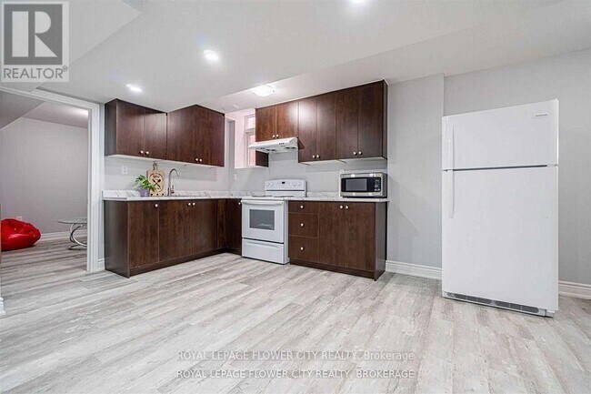 Building Photo - 116 Muirland Crescent