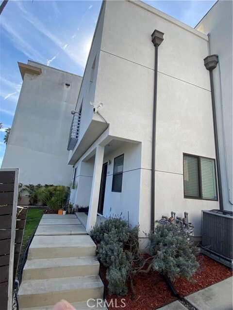 Building Photo - 1431 S Beacon St