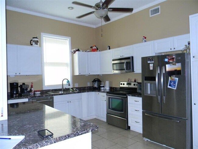 Building Photo - 1510 Avenue K