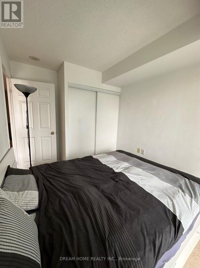 Building Photo - 20 Olive Ave