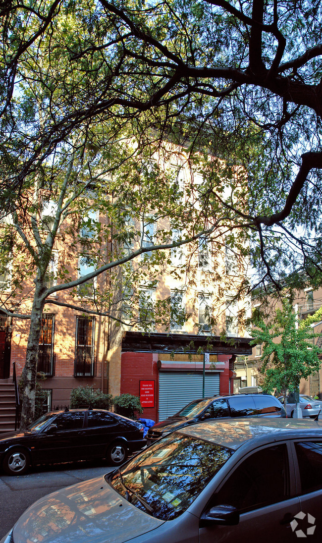 Building Photo - 106 Bond St