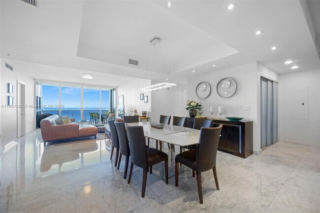 Foto del edificio - 18201 Collins Ave