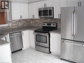 Building Photo - 1065 Barclay Cir