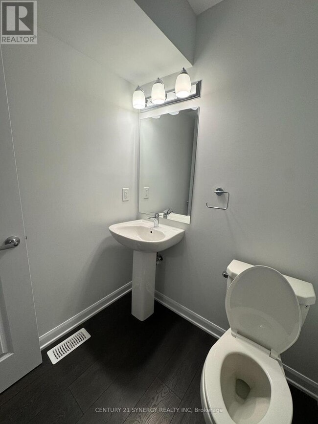 Building Photo - 707 Arcadian Private