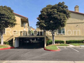 Building Photo - 7425 Charmant Dr