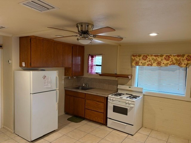 Building Photo - 1812 W Pepperwood Cir