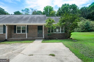 Building Photo - 256 Powder Springs St