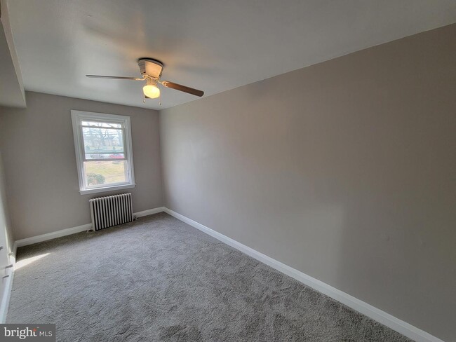 Building Photo - 4635 Wilkens Ave