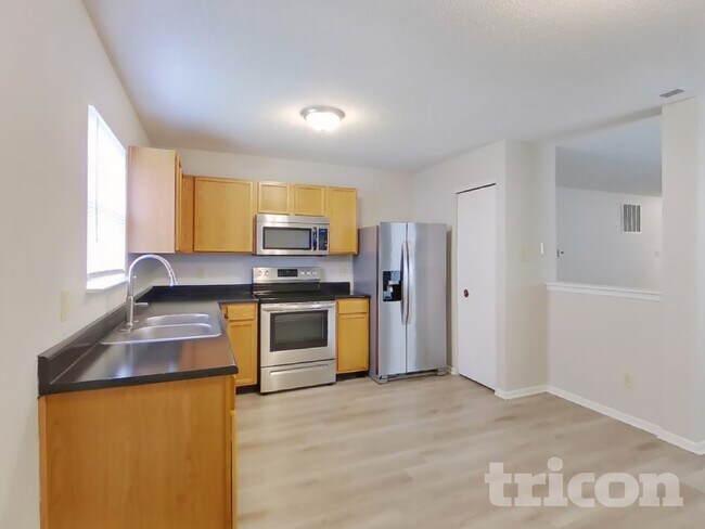 Foto del edificio - 1905 Blue Pine Ln