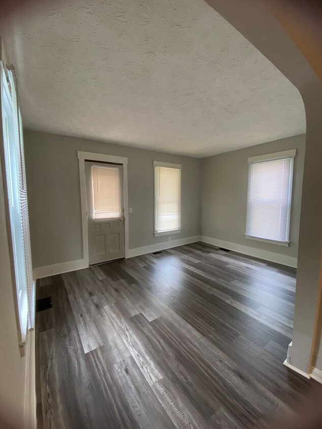 Primary Photo - Pet Friendly 2 Story Single Family Home