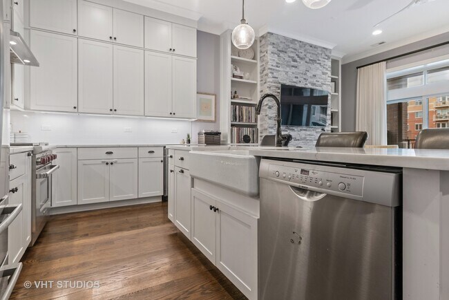 Foto del edificio - 4912 N Lincoln Ave