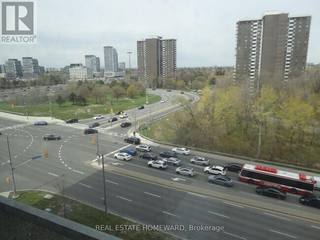 Photo du bâtiment - 2015 Sheppard Ave E