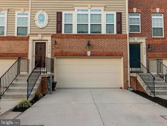 Building Photo - 846 Oriole Ave