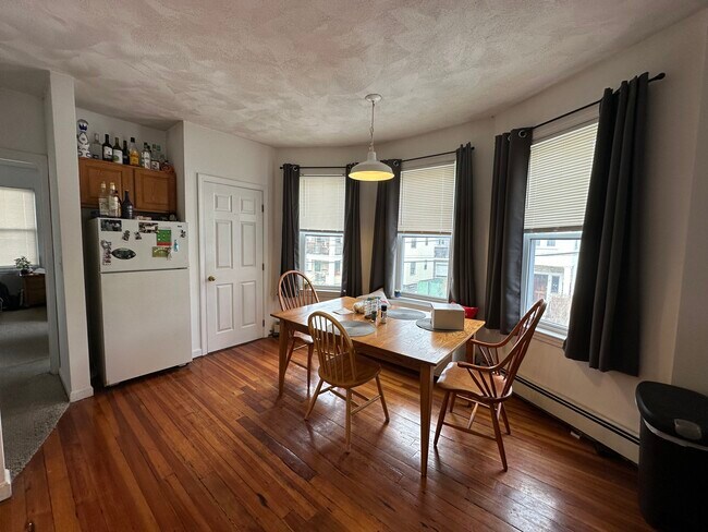 Building Photo - 58 Mansfield St