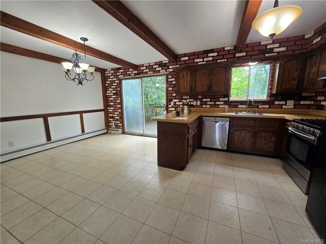 Building Photo - 5 Aspen Ct