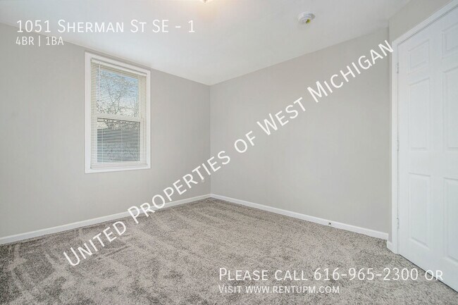 Foto del edificio - Available Now | 4 Bedroom 1 Bath Lower Lev...