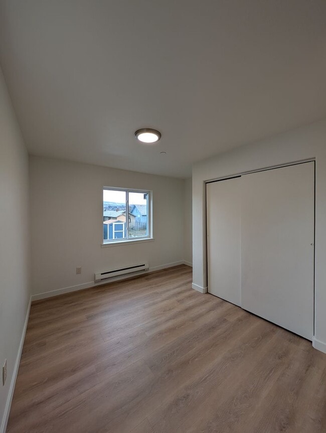 Building Photo - 533 Methow St