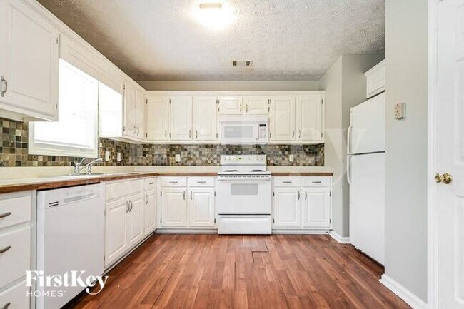 Foto del edificio - 80 Pebble Ln