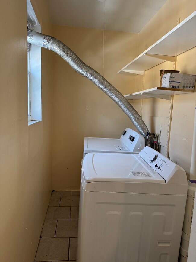 Foto del edificio - 27 Lilac St