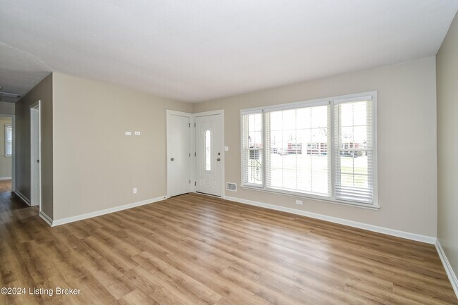 Building Photo - 6201 W Pages Ln