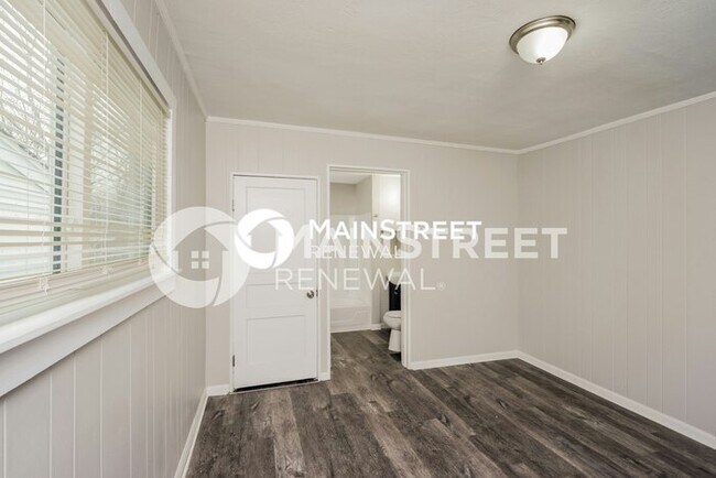 Foto del edificio - 2 Bedroom Pet-Friendly Home in Louisville, KY with Main Street Renewal