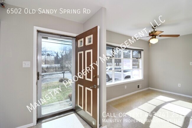 Building Photo - 4 Bedroom Home W/ Renovated Bathroom & 2 C...