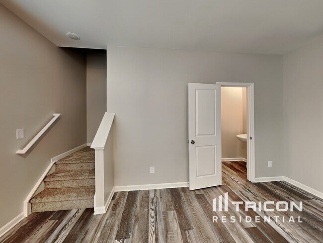 Foto del edificio - 166 Oak Creek Rd