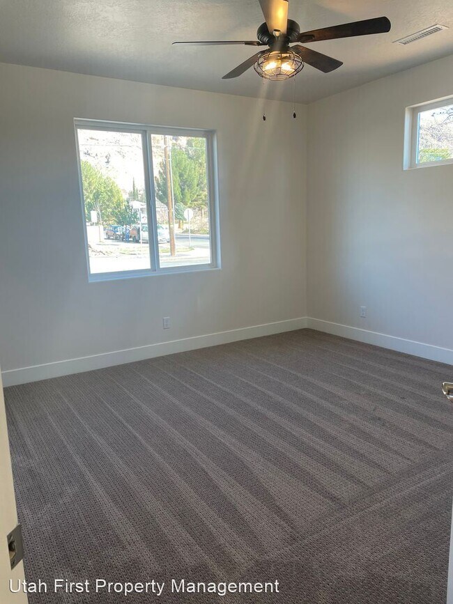 Foto del edificio - 3 br, 2 bath House - 9 North Main St