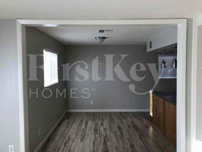 Foto del edificio - 8511 N 31st Ave