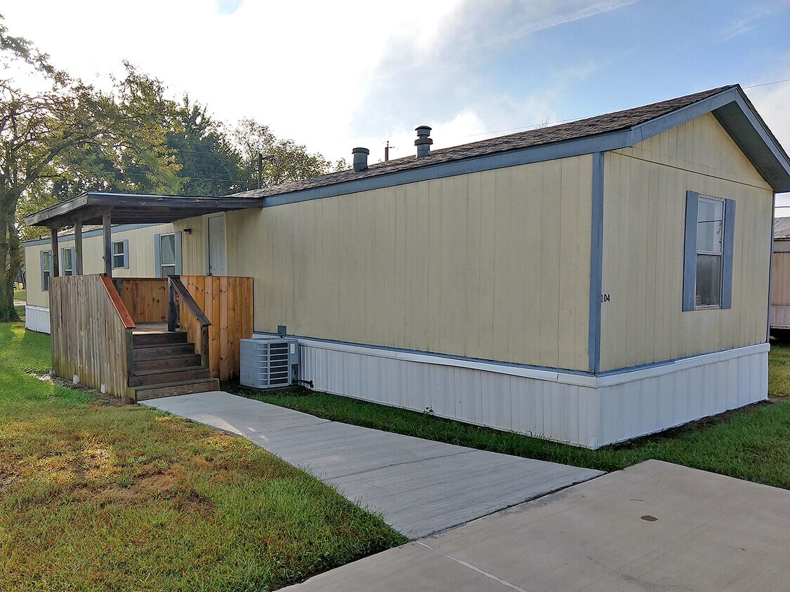 104 Robin Rd, Pittsburg, KS 66762 House Rental in Pittsburg, KS