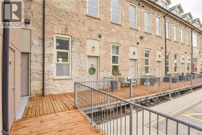 Building Photo - 25 Concession St