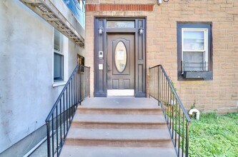 Building Photo - 265 3rd St