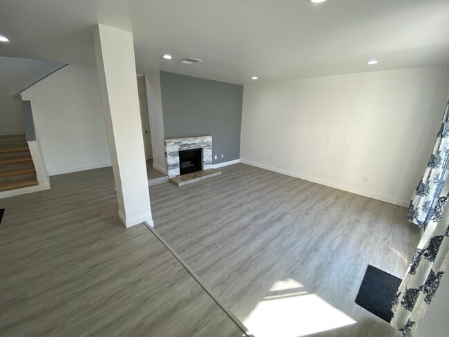Foto del edificio - 760 S Park Vine St