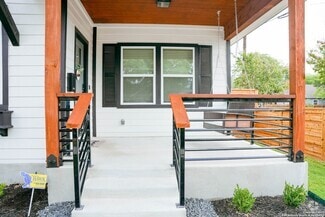 Building Photo - 1215 Lamar St